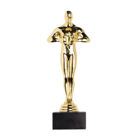 Troféu estatueta dourada