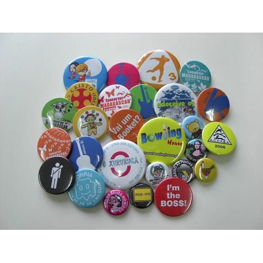 Pins & Crachás