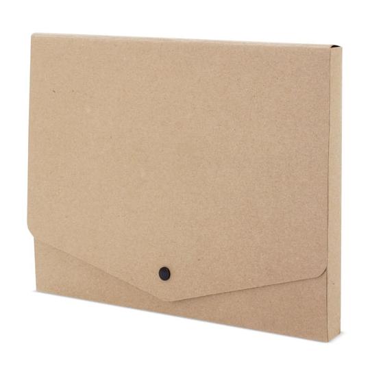 Carpeta reciclada con botón