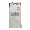T-shirt promotionnel de basketball avec col en V (Production)