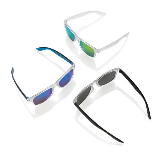 Óculos de sol com lentes...