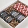 Caixa com 4 chás zen e barras de chocolate belga (Produção)